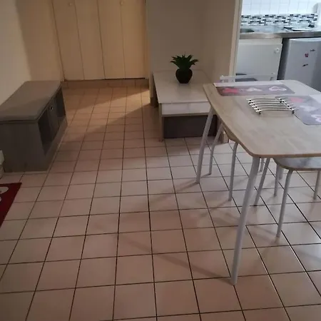 Meuble 27 Metres Carres Wifi Netflix 公寓